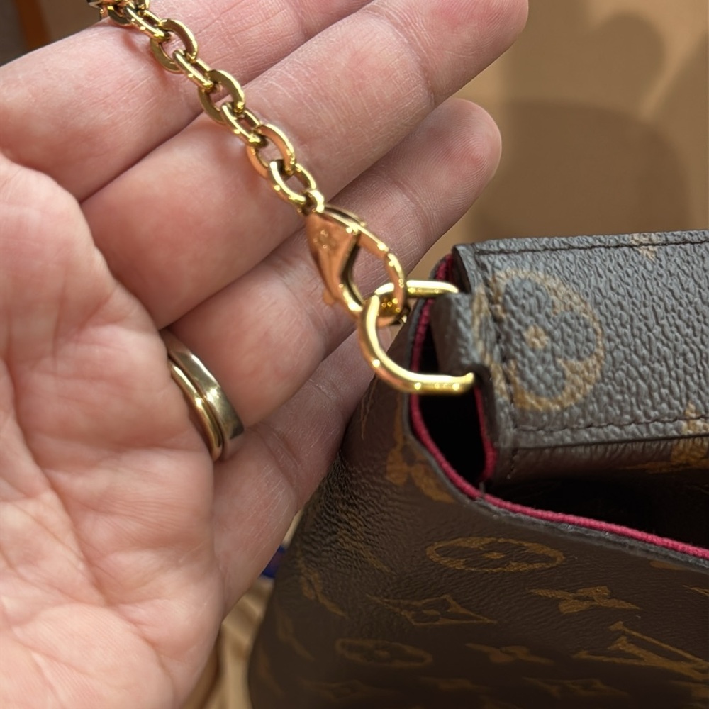 Authentic LV Felicie Pochette!!! With zippered insert, Chain, dust bag and box - Picture 12 of 17